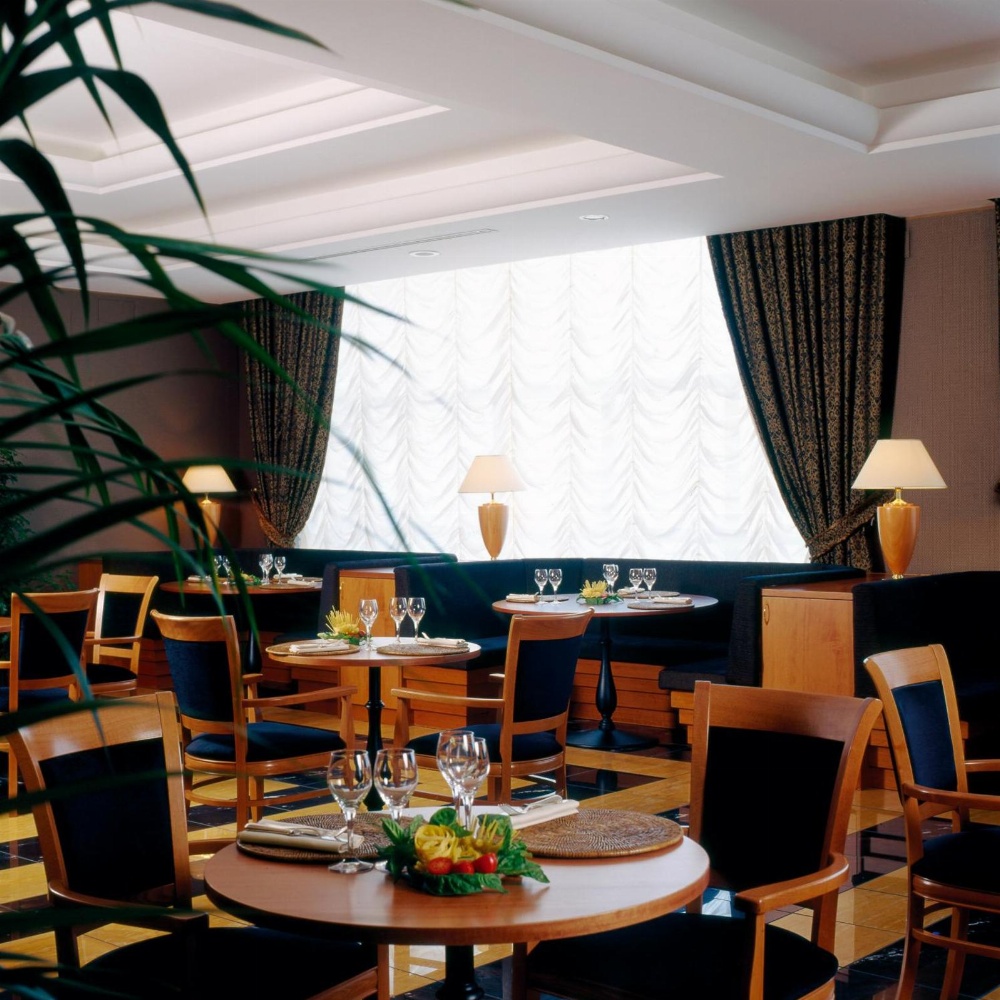 Ramada by Wyndham Naples Main image