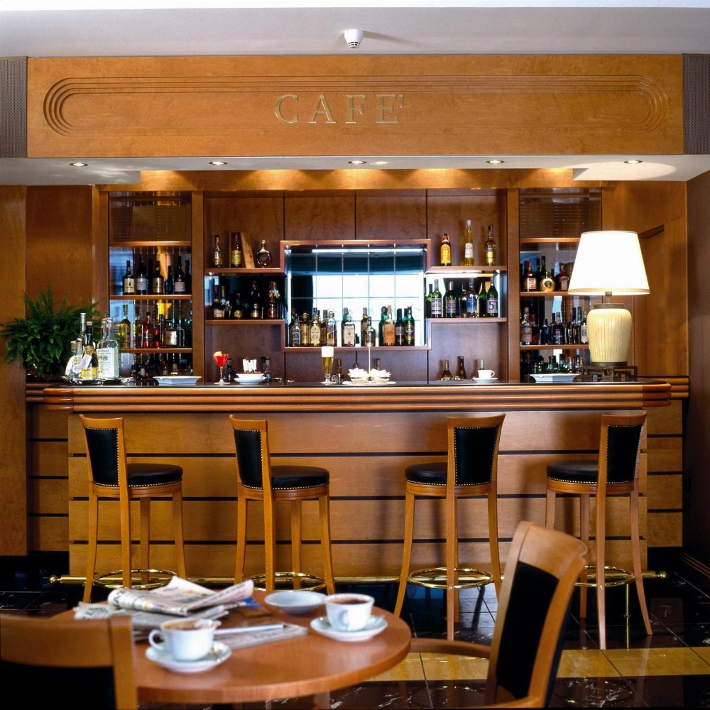 Ramada by Wyndham Naples Main image